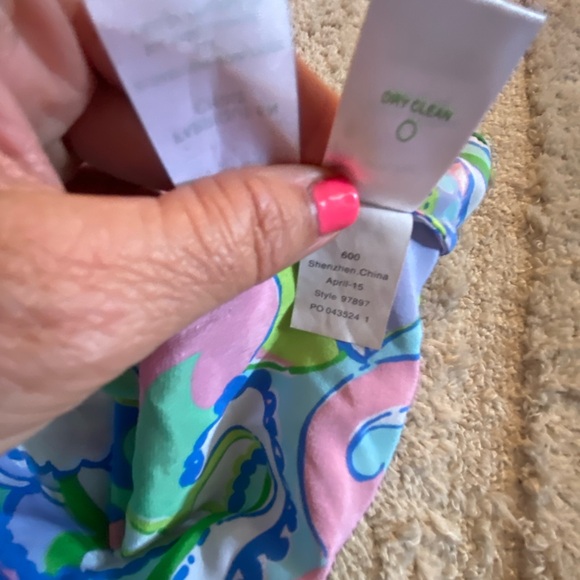 Lilly Pulitzer Silk Sarina Top in Conch Republic. Silk Size S - Picture 9 of 9